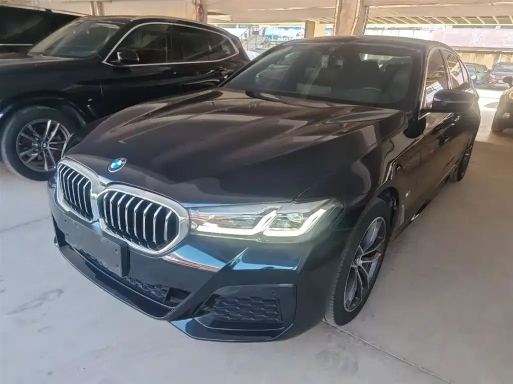 BMW 5 Series — фото 1