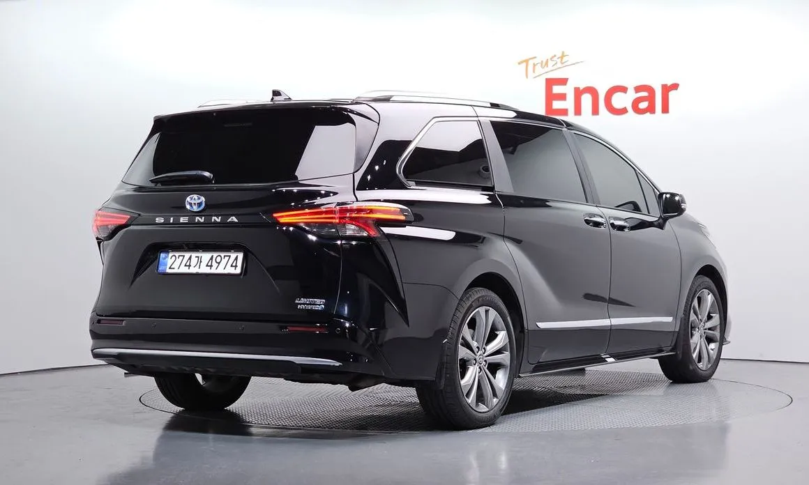 Toyota Sienna — фото 10