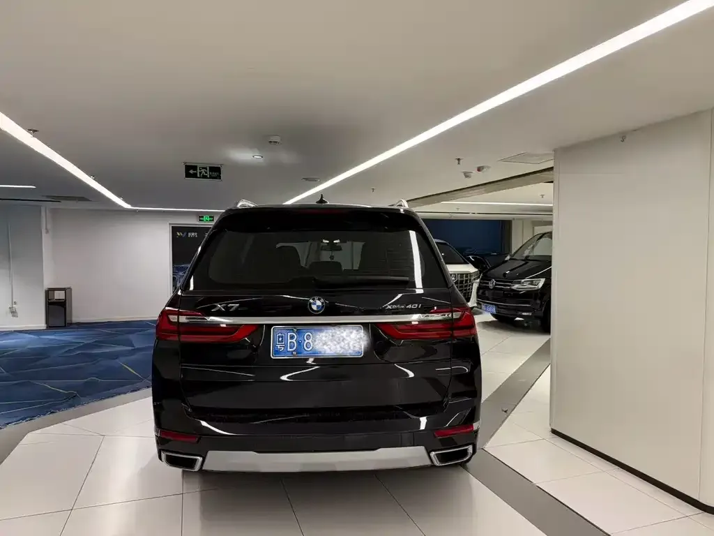 BMW X7 — фото 2