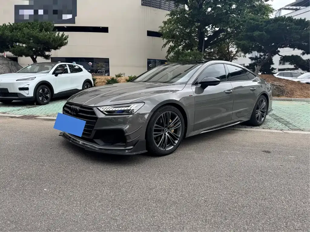 Audi A7 — фото 1