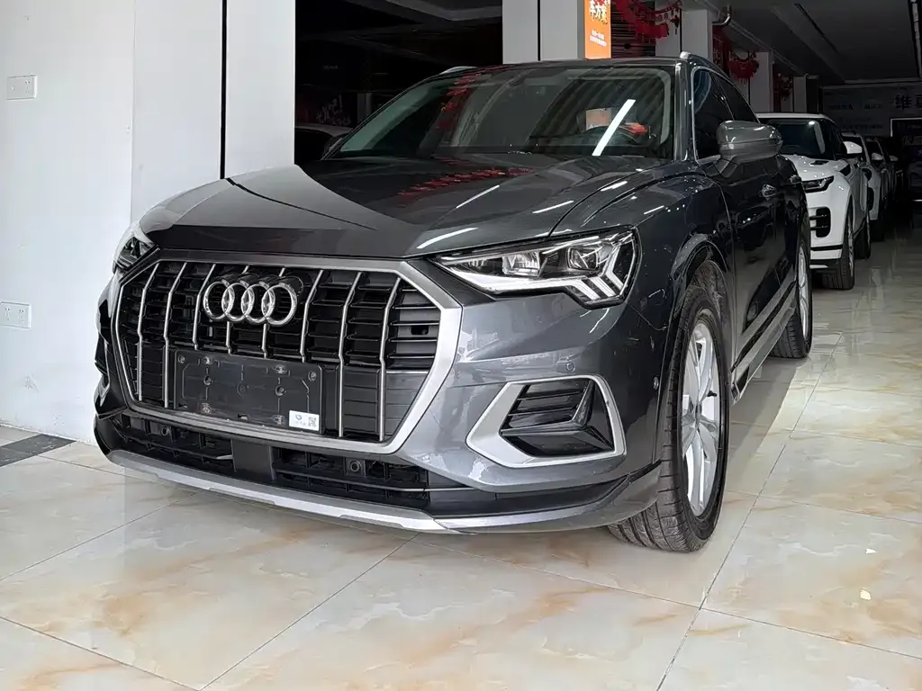 Audi Q3 — фото 1