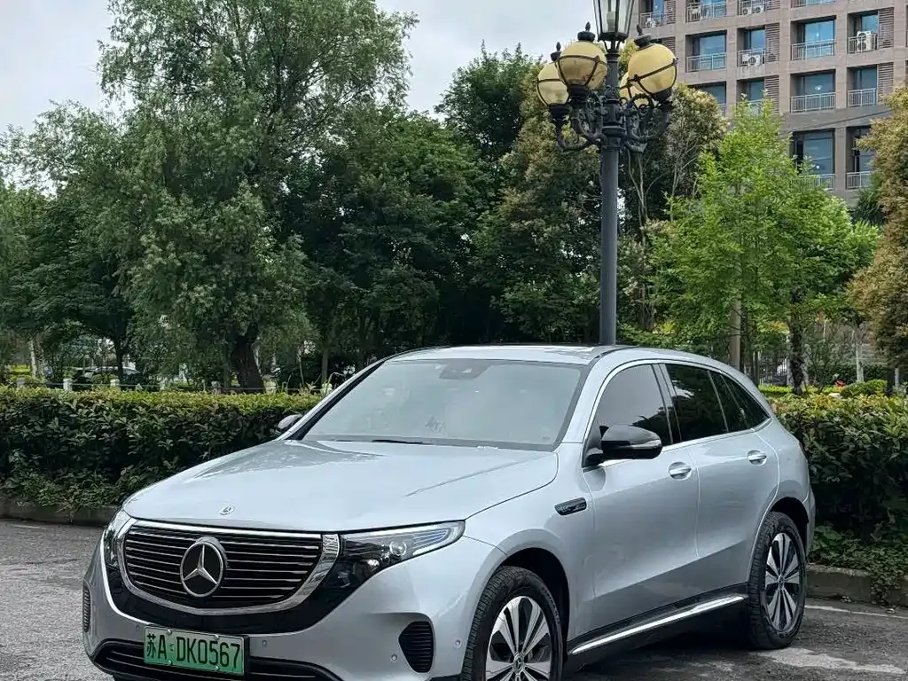 Mercedes-Benz EQC — фото 1