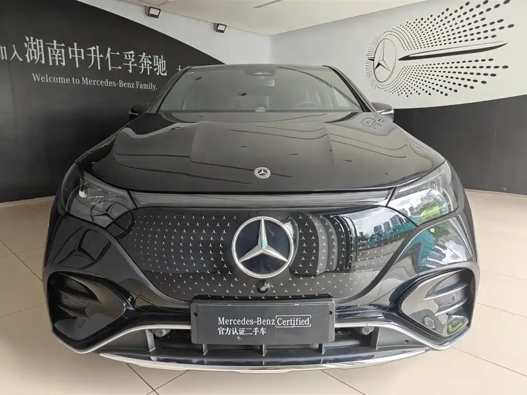 Mercedes-Benz EQE SUV — фото 5
