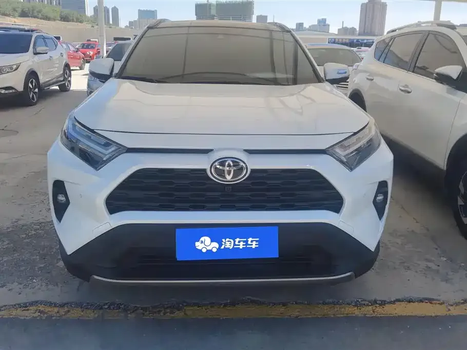 Toyota RAV4 — фото 3