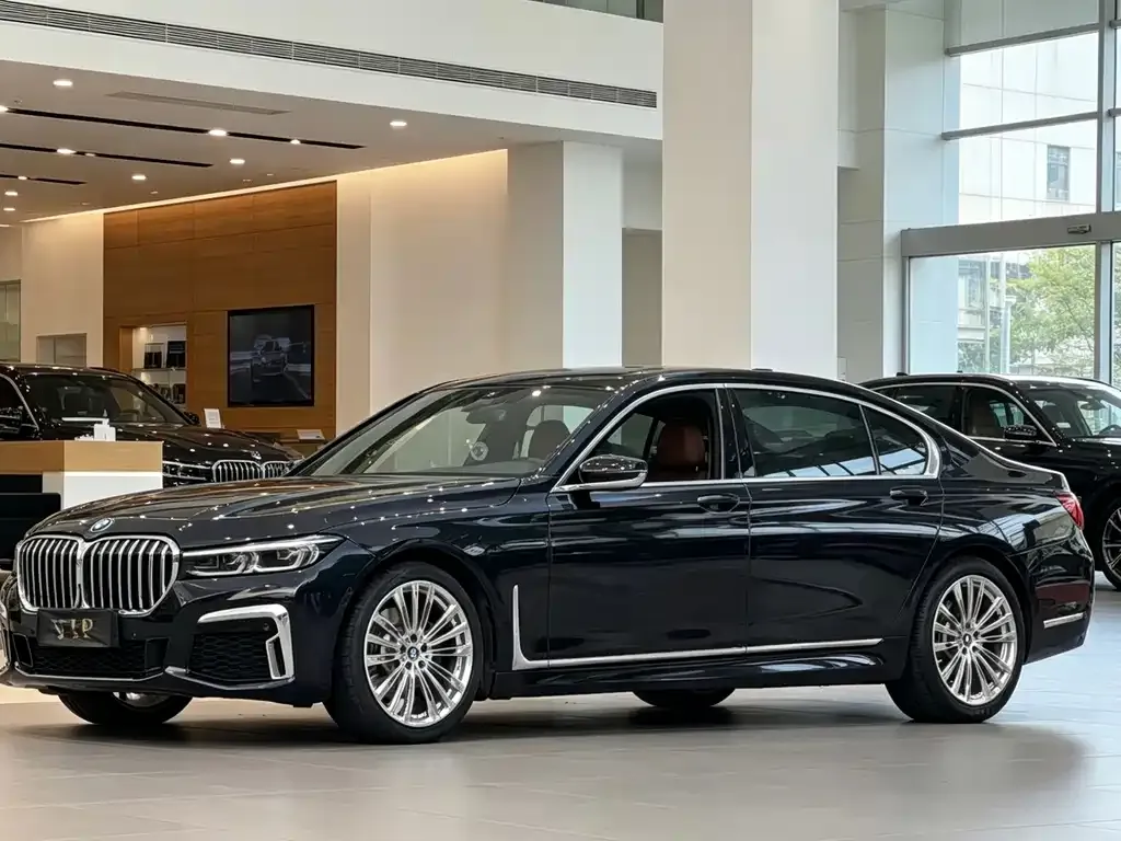 BMW 7 Series — фото 1