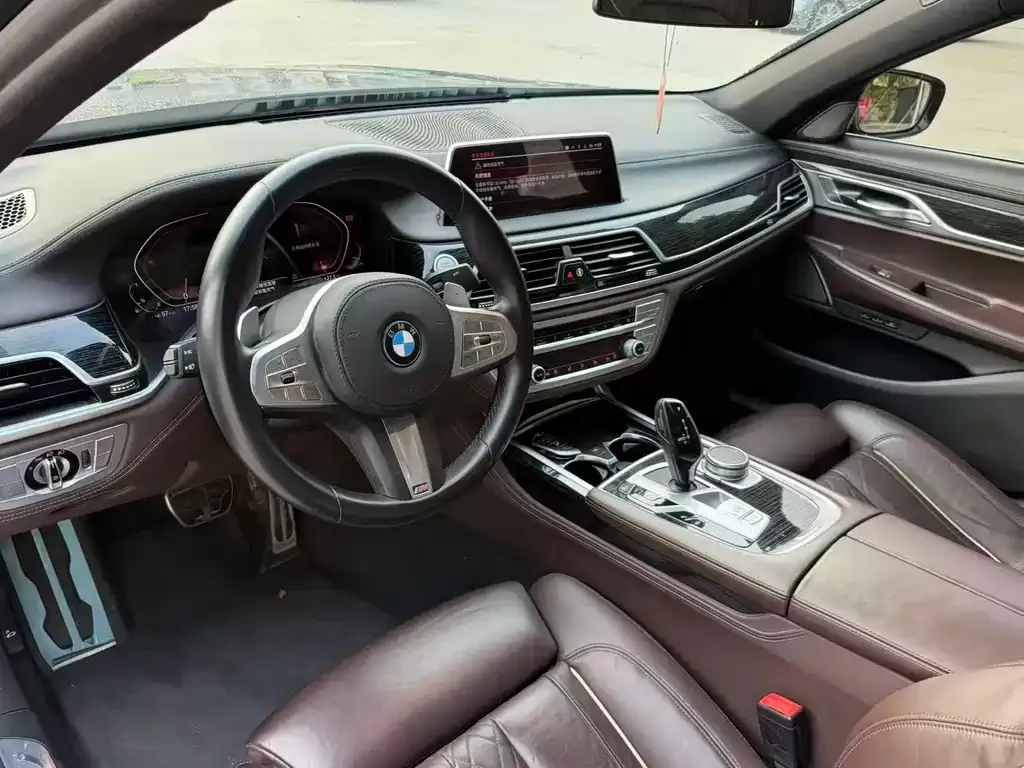 BMW 7 Series — фото 3