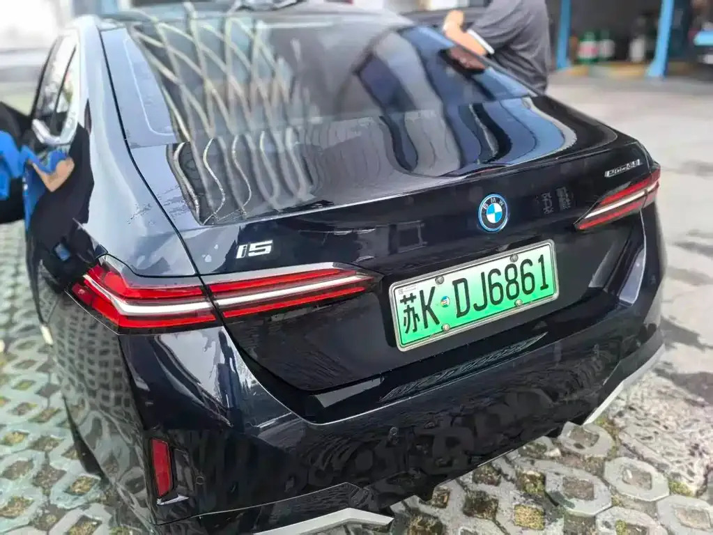 BMW i5 — фото 5