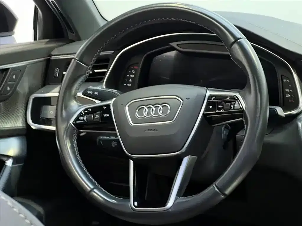 Audi A6L — фото 9