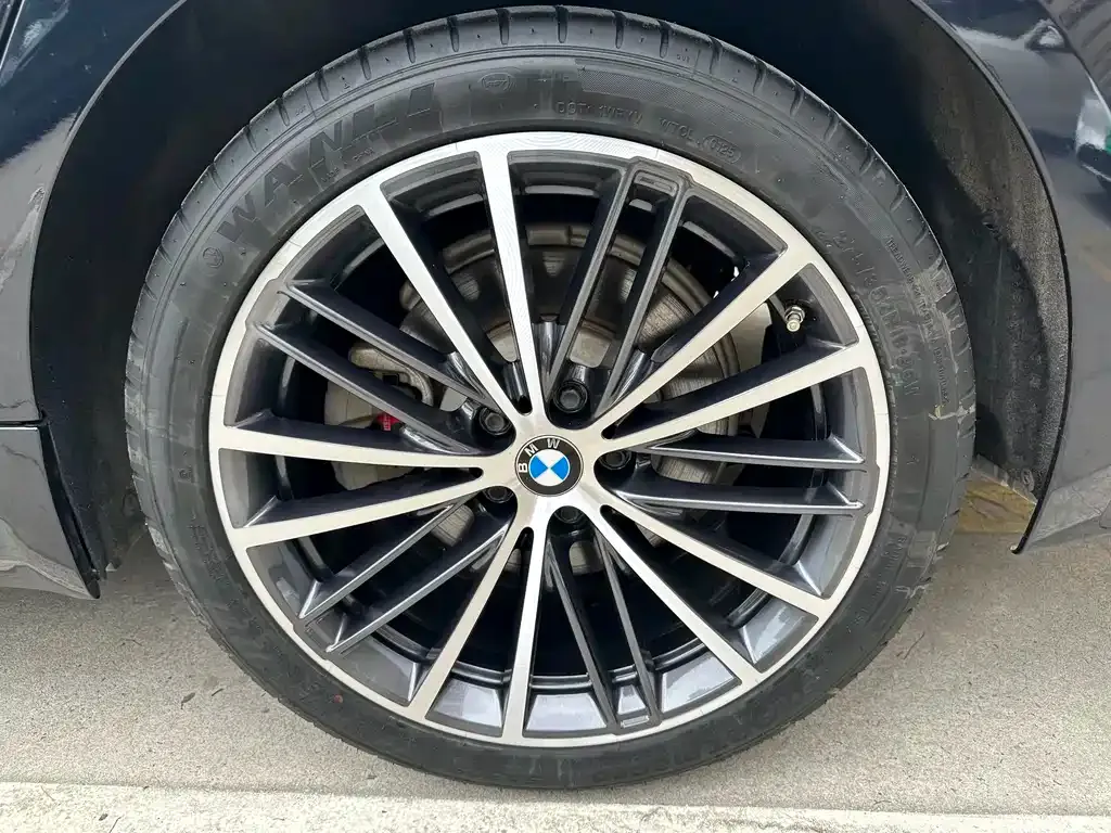 BMW 5 Series — фото 4