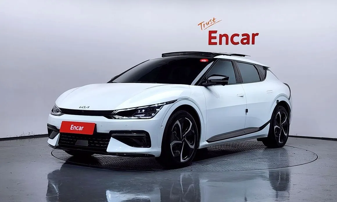 Kia EV6 — фото 1