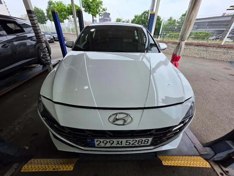 Hyundai AVANTE — фото 1