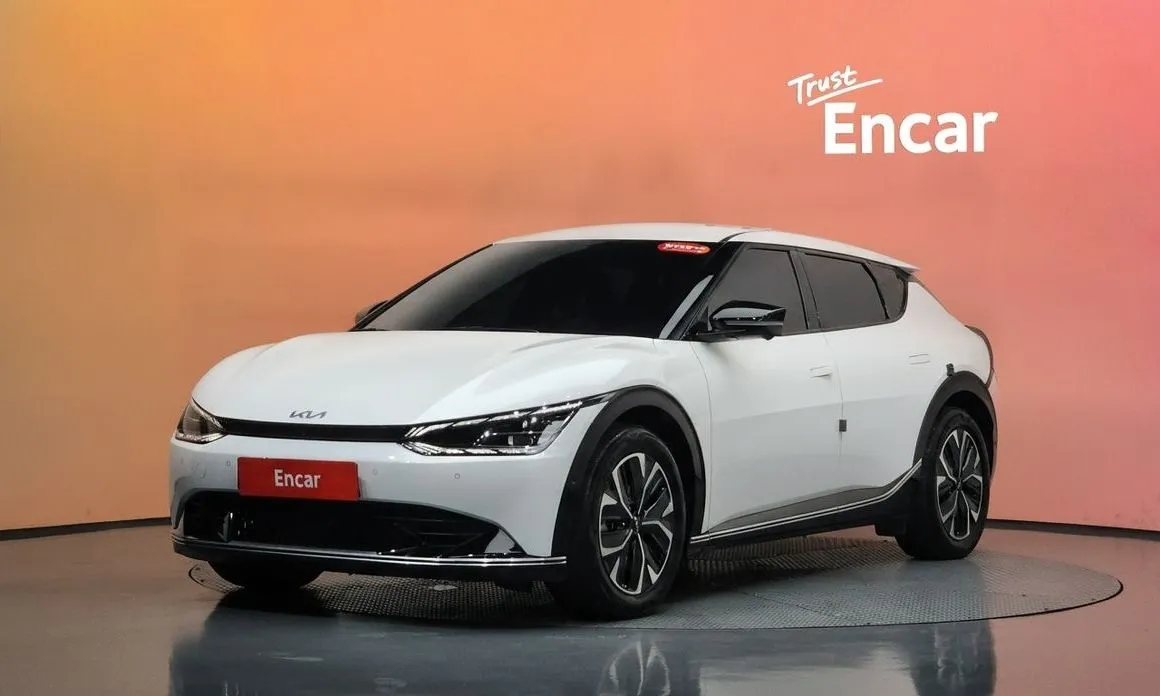 Kia EV6 — фото 1