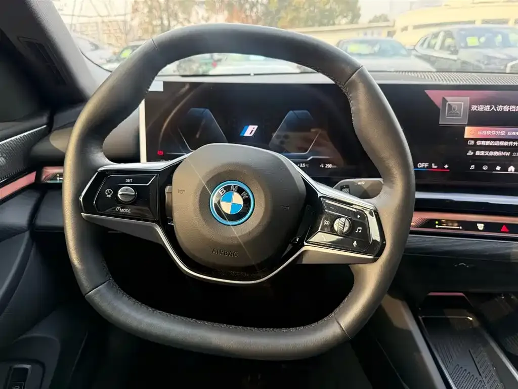 BMW i5 — фото 2