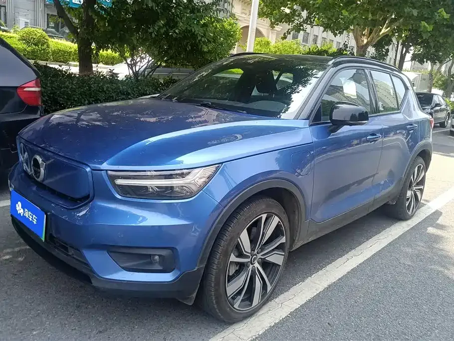 Volvo XC40 NEV — фото 1