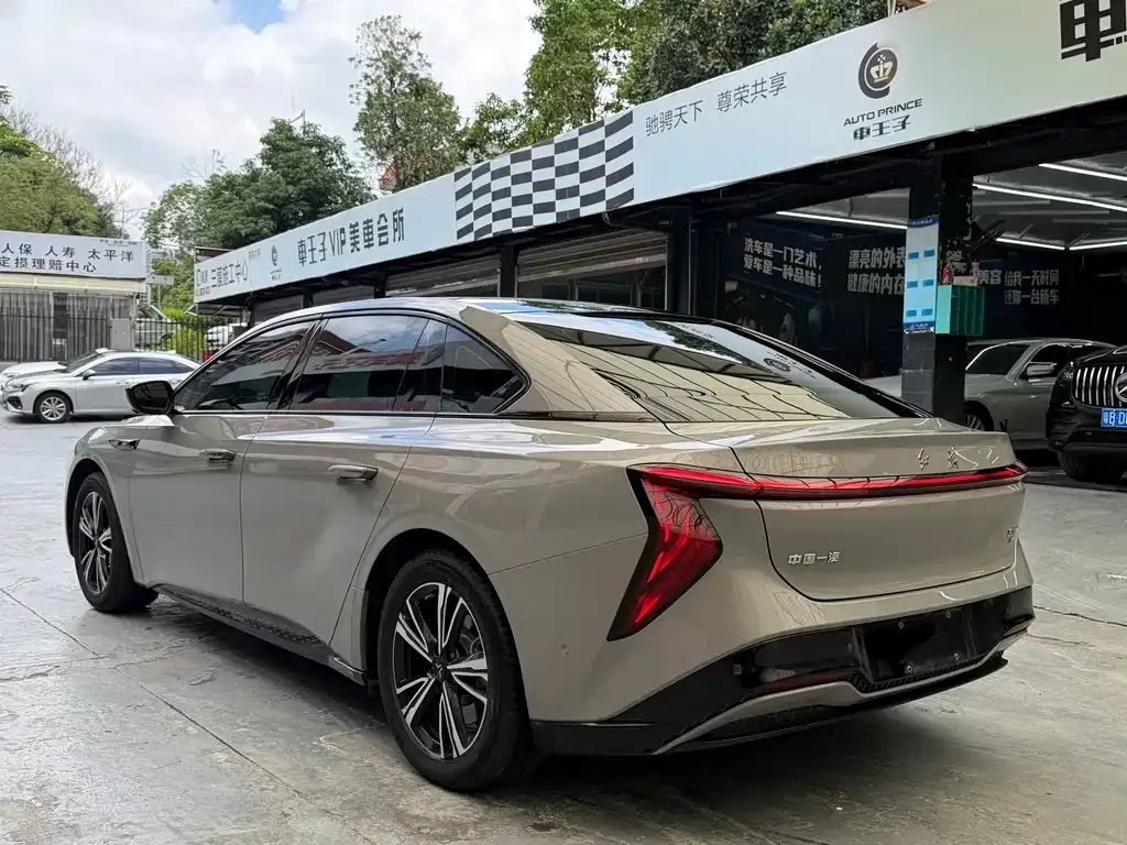 Hongqi EH7 — фото 5
