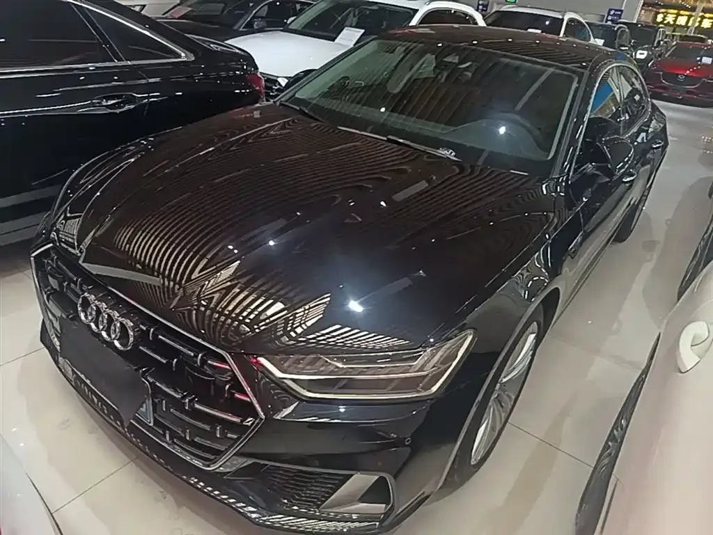 Audi A7L — фото 1