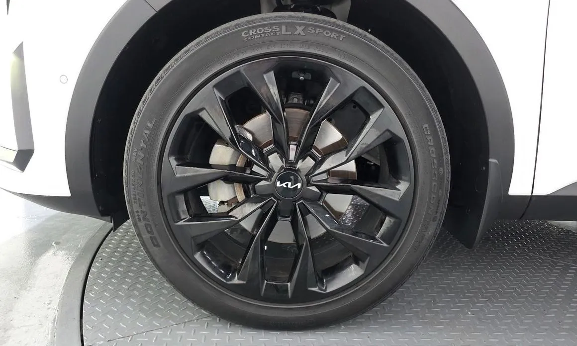 Kia Sorento — фото 6