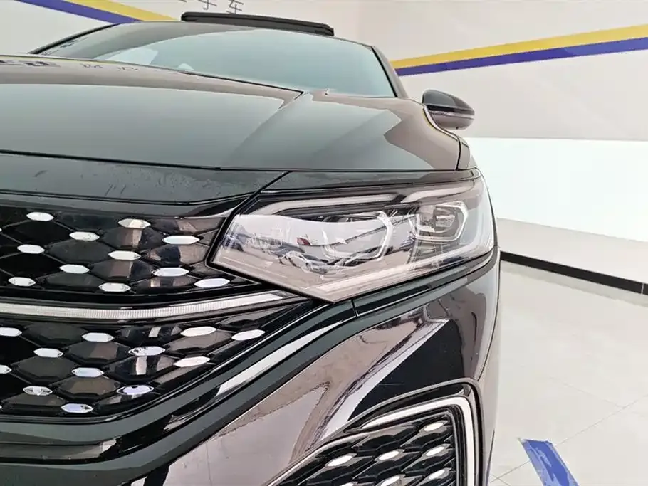 Volkswagen Passat — фото 9