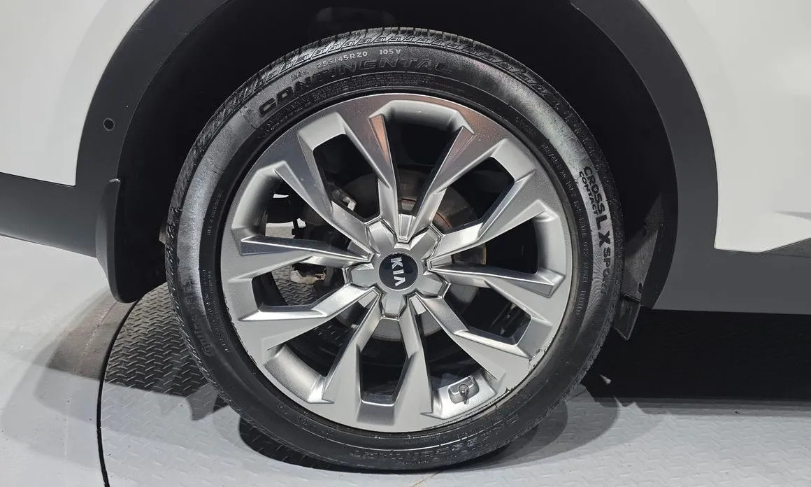 Kia Sorento — фото 9