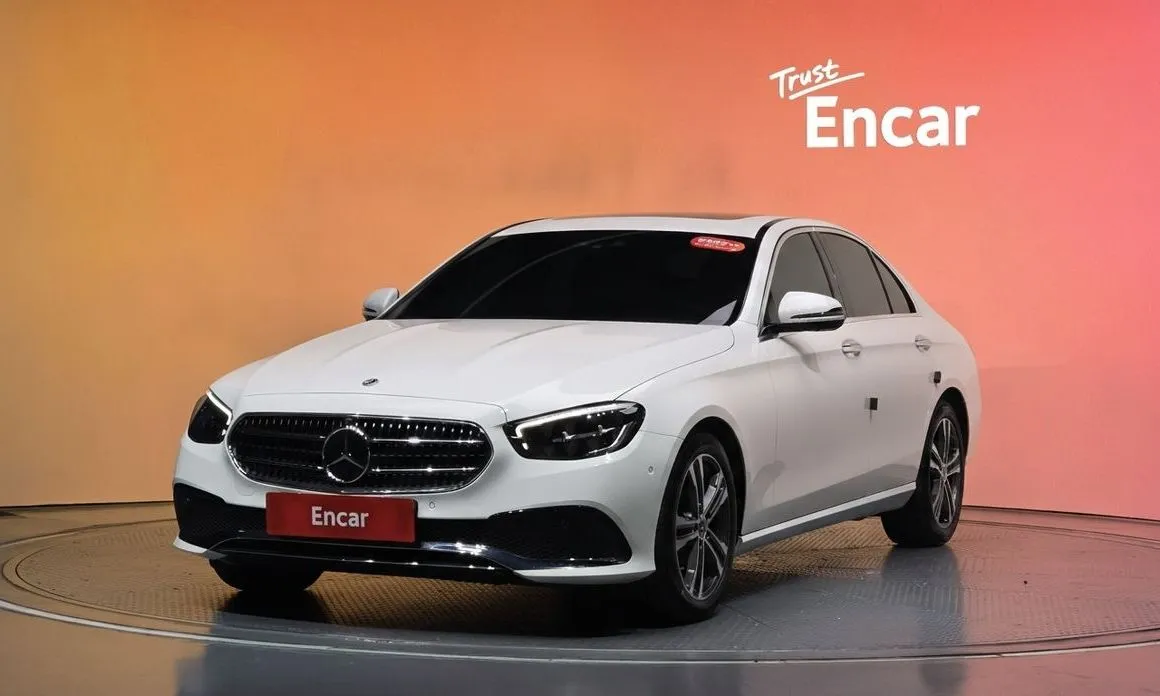 Mercedes-Benz E-Class — фото 1