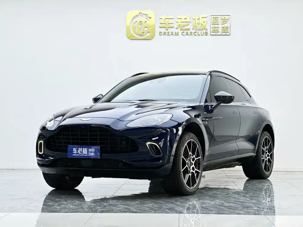 Aston Martin DBX — фото 1