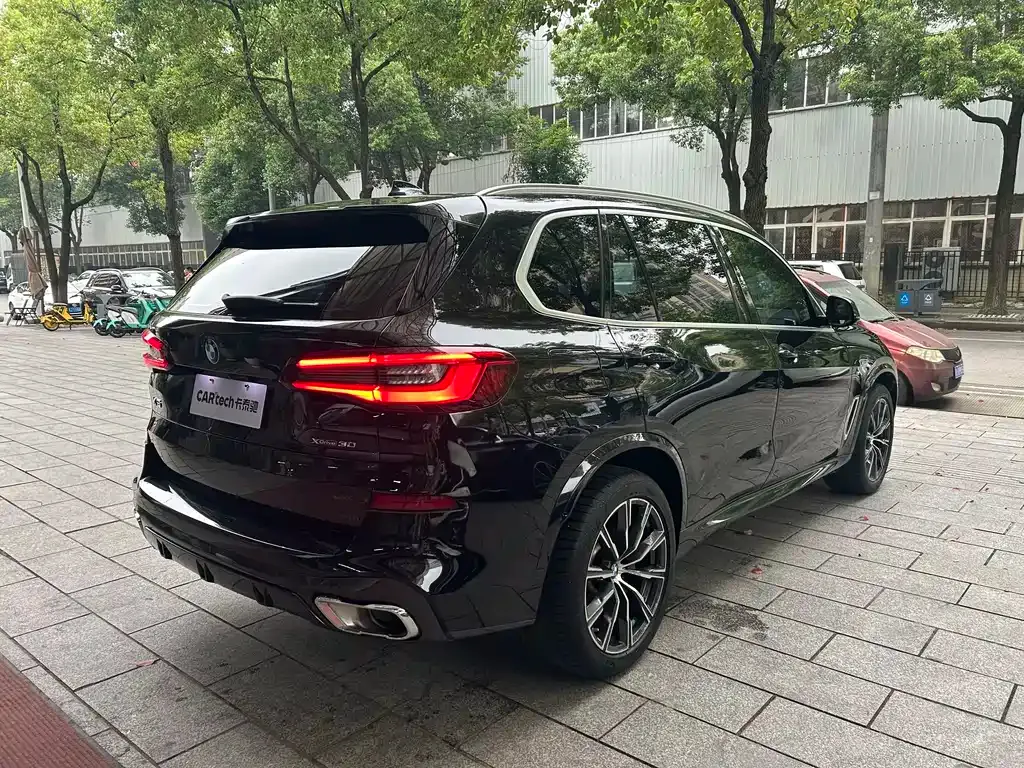 BMW X5 — фото 10