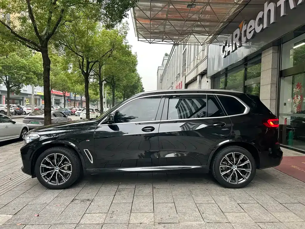 BMW X5 — фото 9