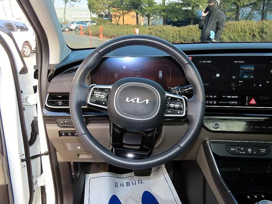 Kia Carnival — фото 10