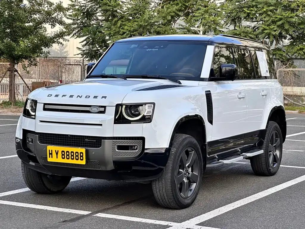 Land Rover Defender — фото 1