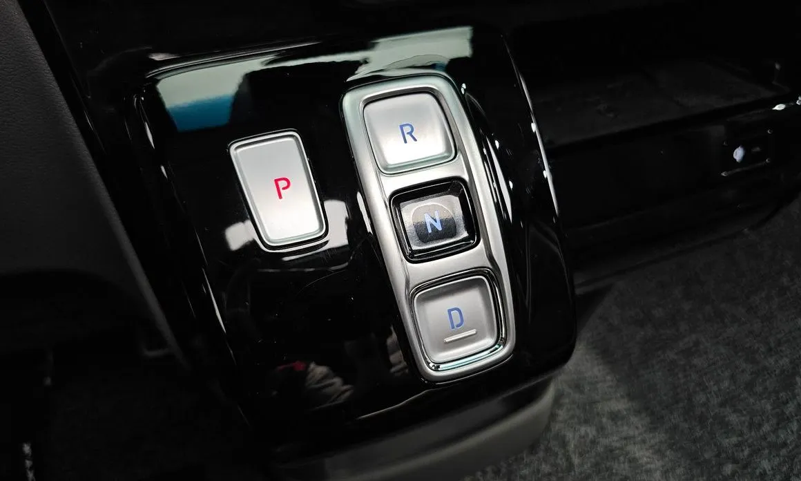 Hyundai Staria — фото 2