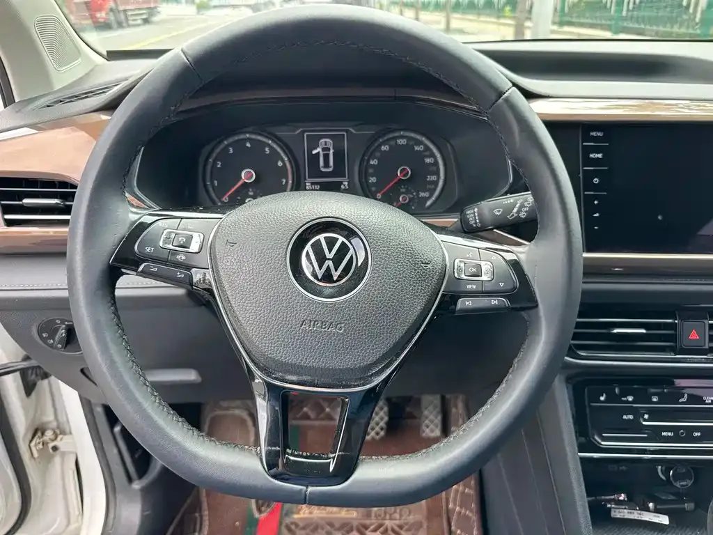 Volkswagen Tharu — фото 2