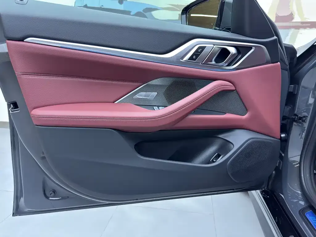 BMW i4 — фото 10