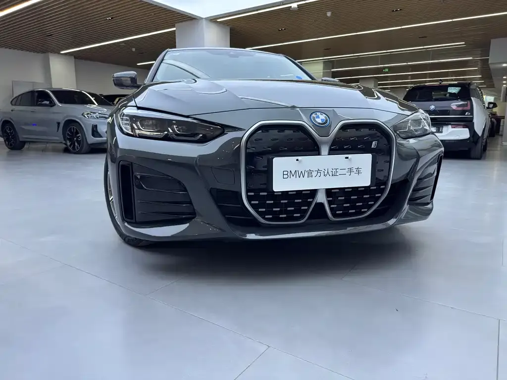 BMW i4 — фото 4