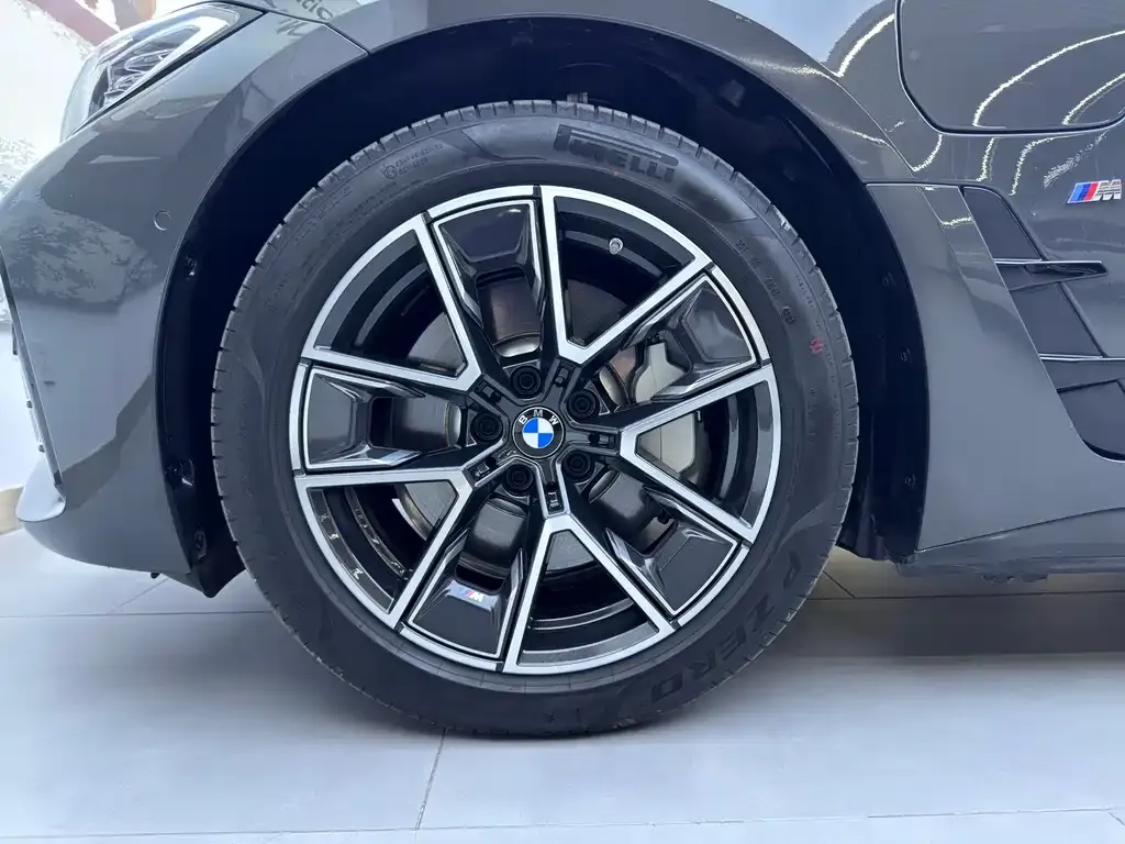 BMW i4 — фото 5