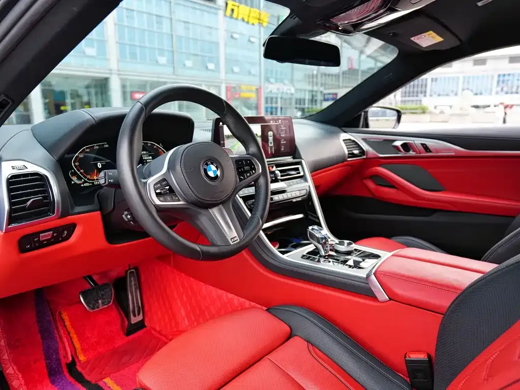 BMW 8 Series — фото 2