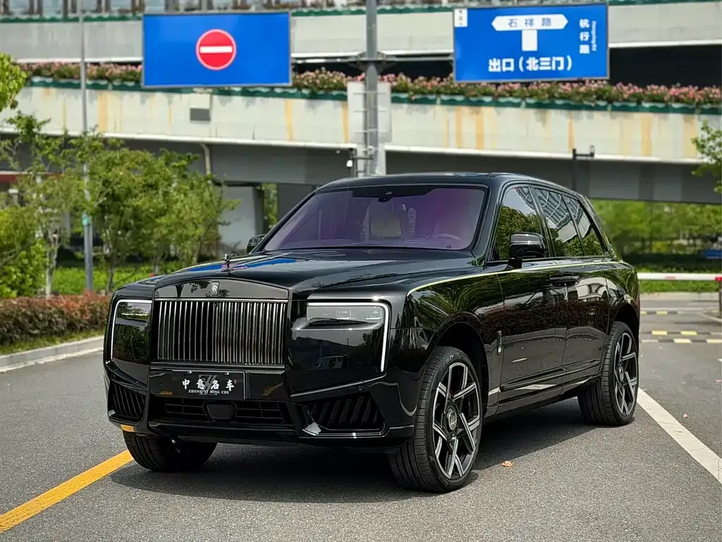 Rolls-Royce Cullinan — фото 1