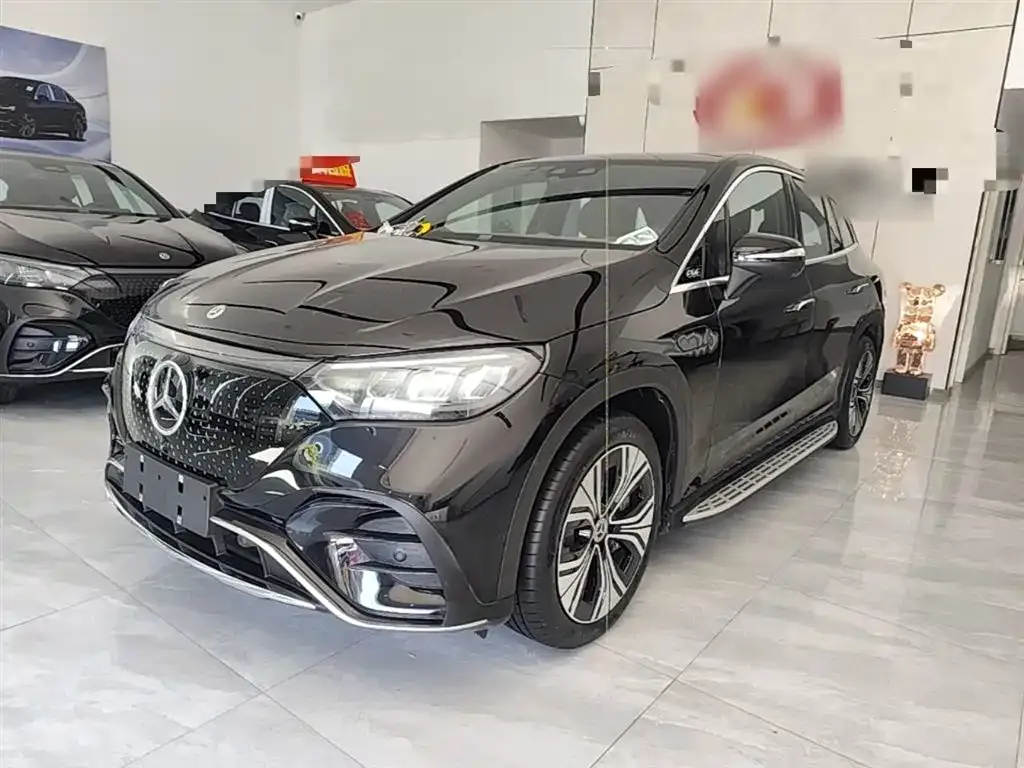Mercedes-Benz EQE SUV — фото 1
