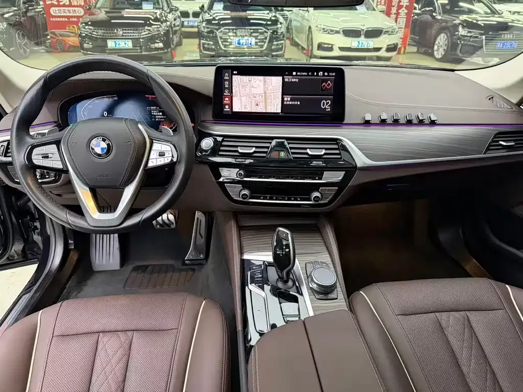 BMW 5 Series — фото 10