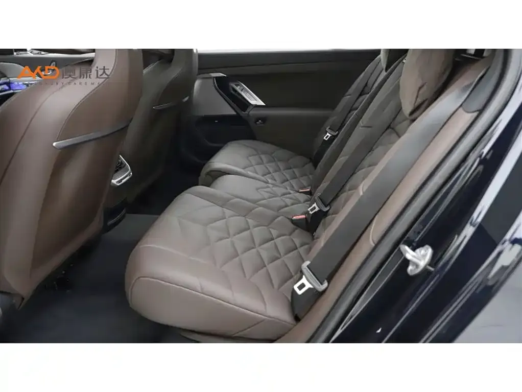 BMW 7 Series — фото 10