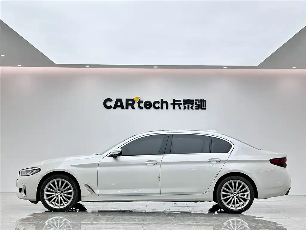 BMW 5 Series — фото 9
