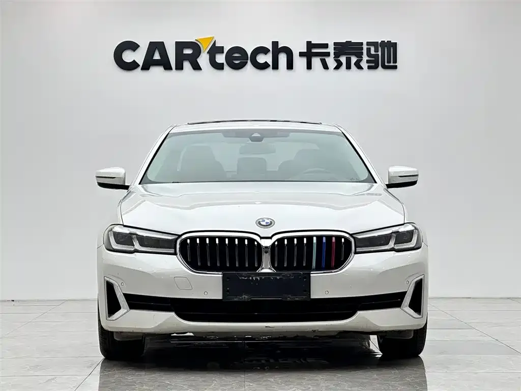 BMW 5 Series — фото 10
