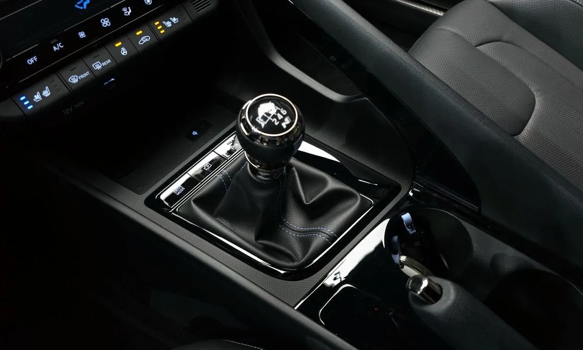 Hyundai AVANTE — фото 3