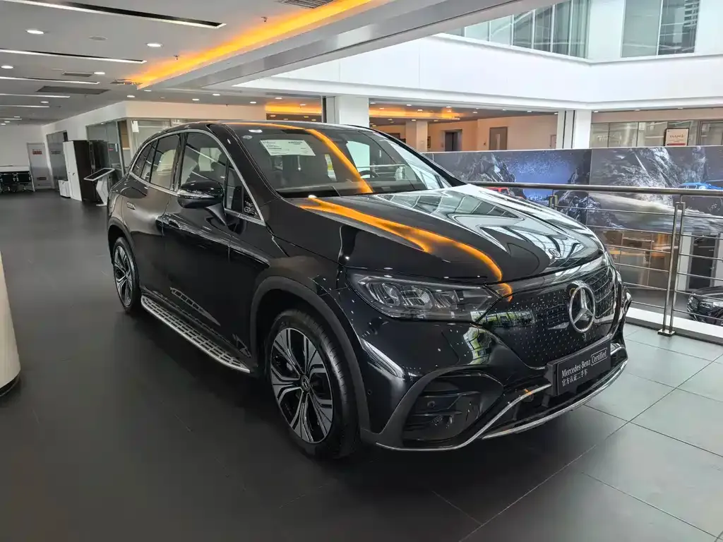 Mercedes-Benz EQE SUV — фото 10