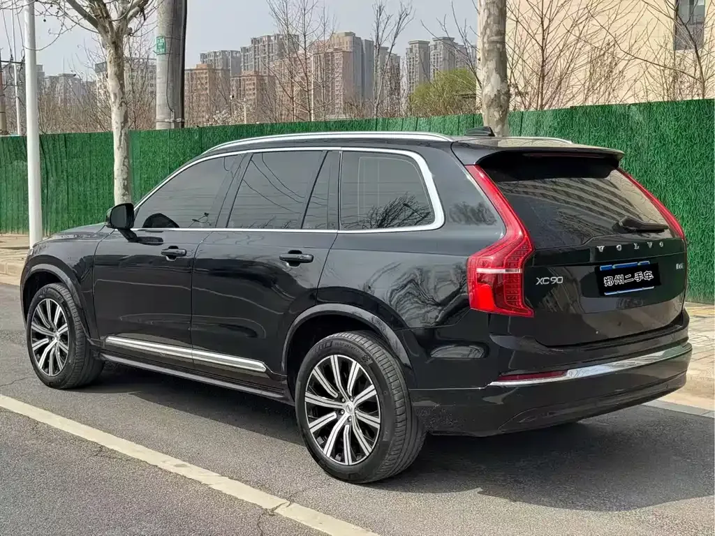 Volvo XC90 — фото 9