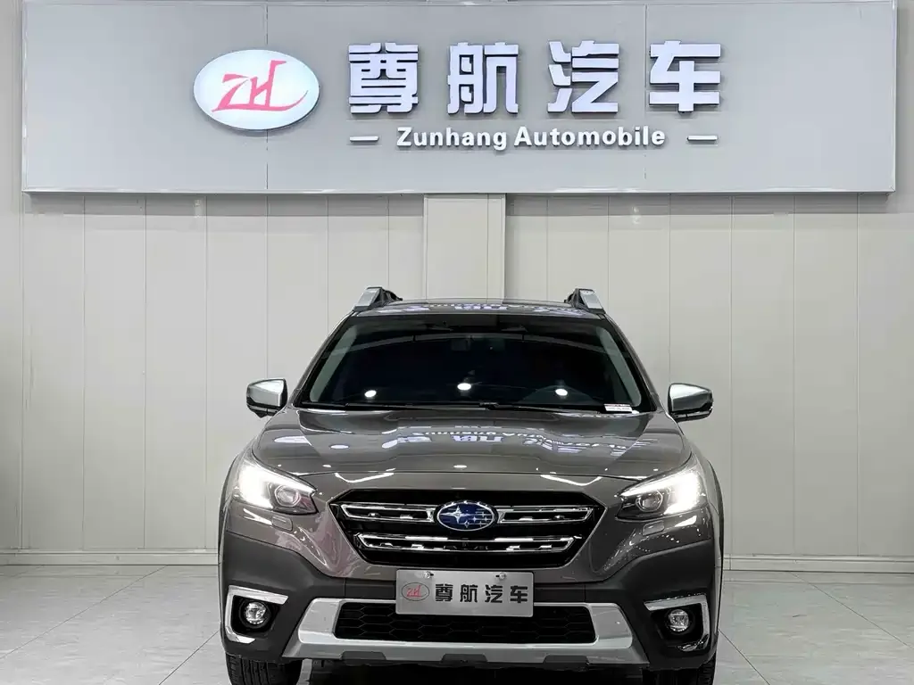 Subaru Outback — фото 1