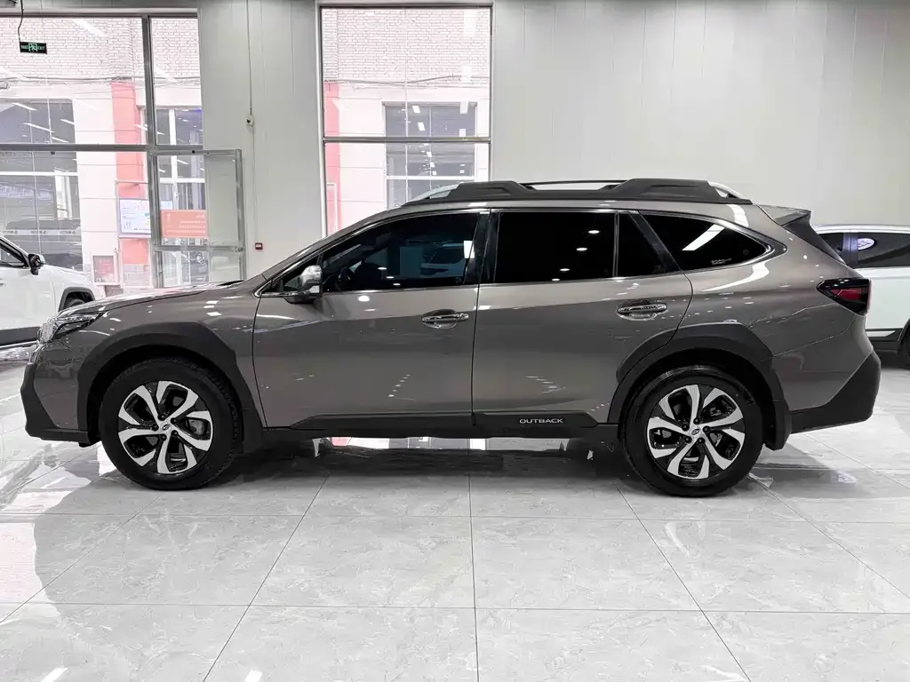 Subaru Outback — фото 3