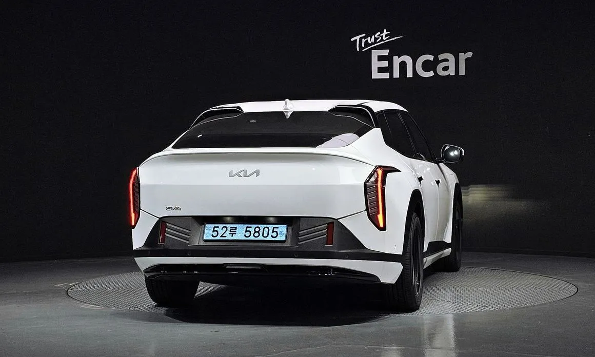 Kia EV4 — фото 10