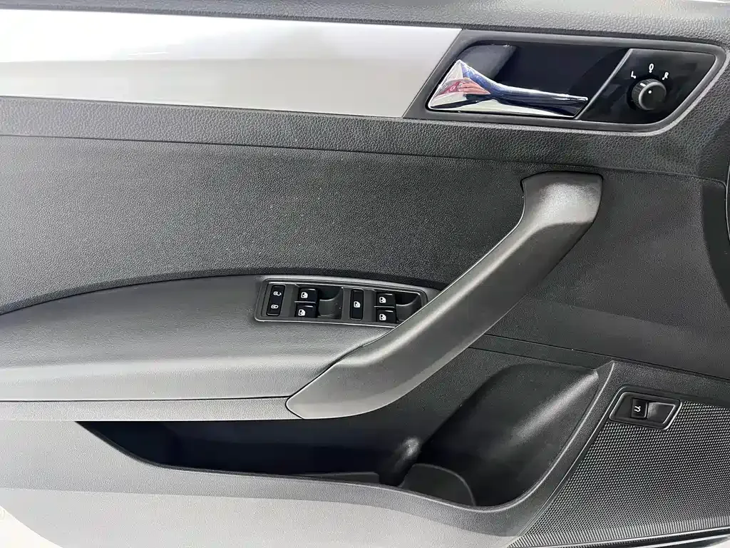 Skoda Rapid — фото 10