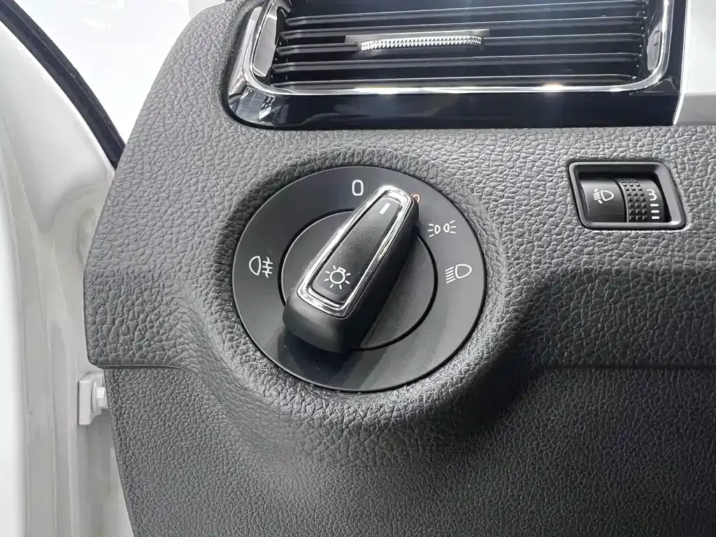 Skoda Rapid — фото 7