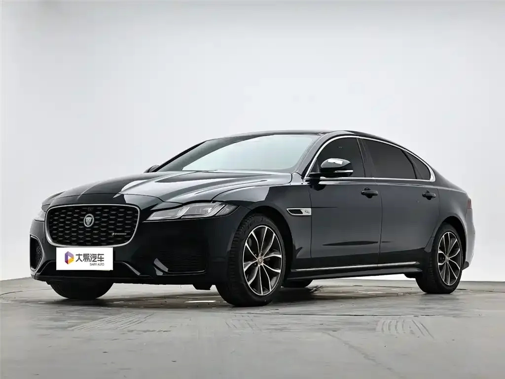 Jaguar XFL — фото 1